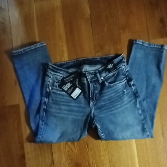 New Silver Elyse Mid RiseCropped 5 Pocket Jeans Minimal Distressing Indigo Sz 26 - Picture 4 of 10